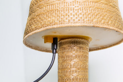 Lampe de table sans fil, Collection Zero San Vero Milis en collaboration avec Annarita Spanu, avec le soutien de la Fondation MEDSEA et de LUMA Arles, © Adrian Deweerdt