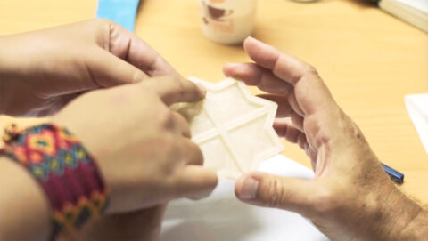 Prototypage d'un carreau imprimé en 3D avec un filament de bioplastique à base d'algues, Traveling School au Caire, septembre 2018., © Victor Picon