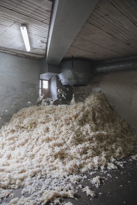 A mix of merino wool from Arles and white wool from the Massif Central for the felt of the seats of Le Réfectoire., © Max Félix
