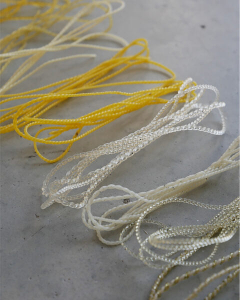 Recherche de retors et d’assemblages de monofilaments de bioplastique., © Sophie Depaul