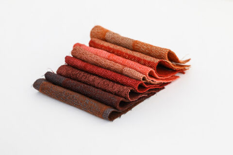 Recherche couleur pour la gamme de tissus d’ameublement conçue pour le mobilier Artek de la Tour LUMA., © Adrian Deweerdt